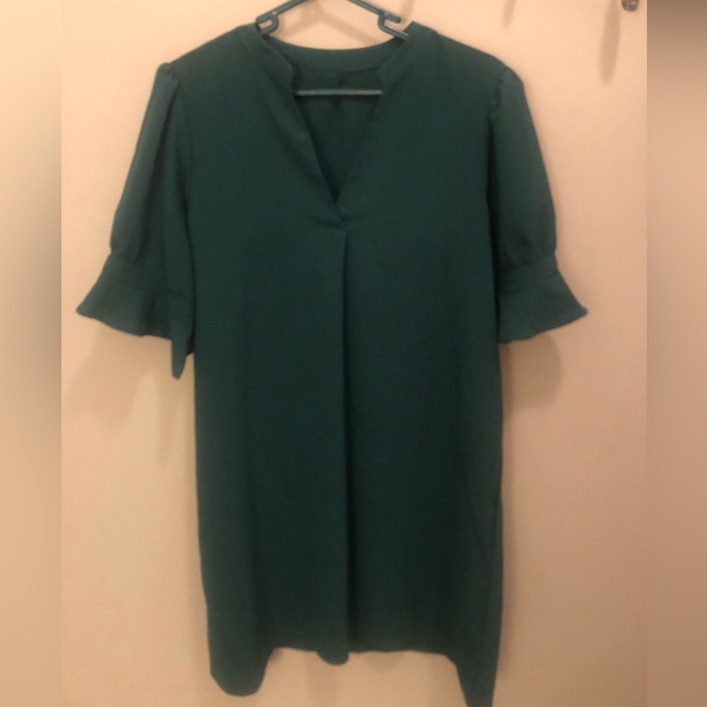 Green short sleeve dress